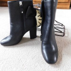 AVEC LES FILLES WOMENS REMI sz 7 M Ankle Booties